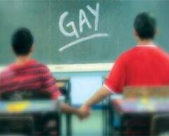 PROFESORA: ¿SER GAY ES UNA ENFERMEDAD?