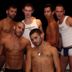 EY CHICOS!! MANHUNT DIARIO QUIERE DECIRLES ALGO…