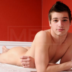 HOMBRES QUE ENCIENDEN… JOHNNY RAPID