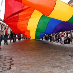 Encuesta: ¿Qué experiencias definen a la cultura y la identidad gay?