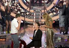 Ganador de ‘Gran Hermano’ Australia propone matrimonio en vivo a su novio