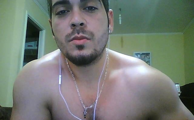 Con cara de malo