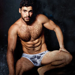 Alerta Oso: Llegó el día en el que AussieBum nos hizo babear con un modelo velludo