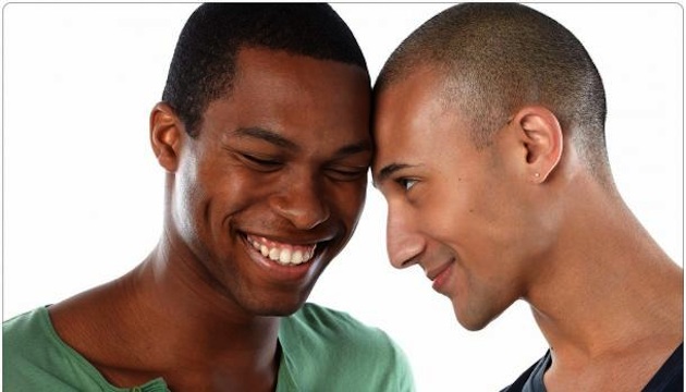 Estudio dice que un gay se reconoce por la forma de su cara