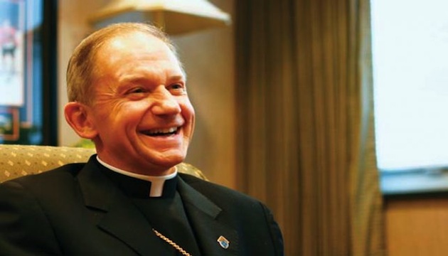 Un obispo prepara un exorcismo contra el matrimonio gay