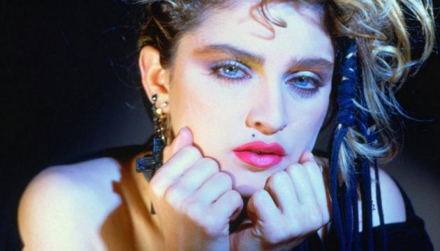 MADONNA EN TETAS: Símbolo mediático de la post-revolución sexual