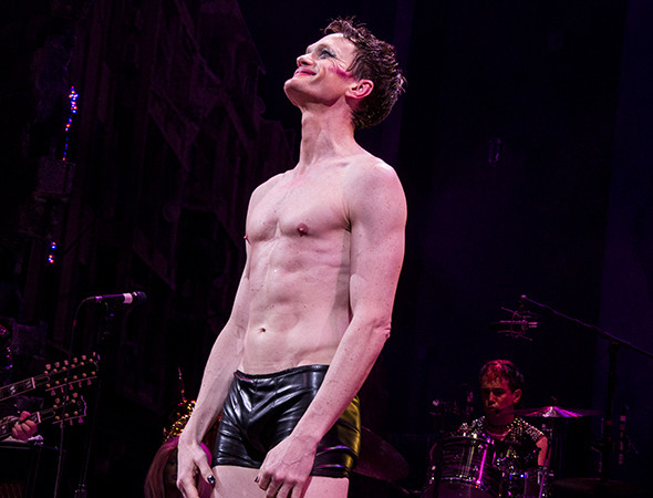 nph-takes-center-stage-to-thunderous-applause-92419