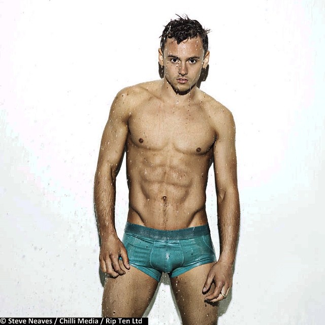 tom_daley_calendar_2015