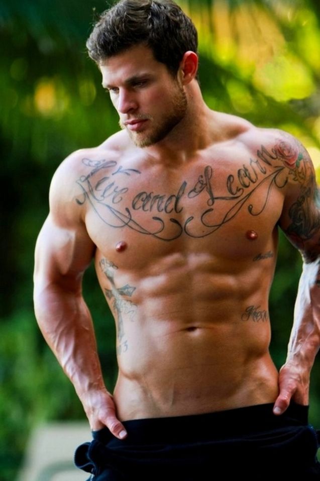 013115 14 RAZONES PARA SALIR CON UN HOMBRE TATUADO. FOTO 5