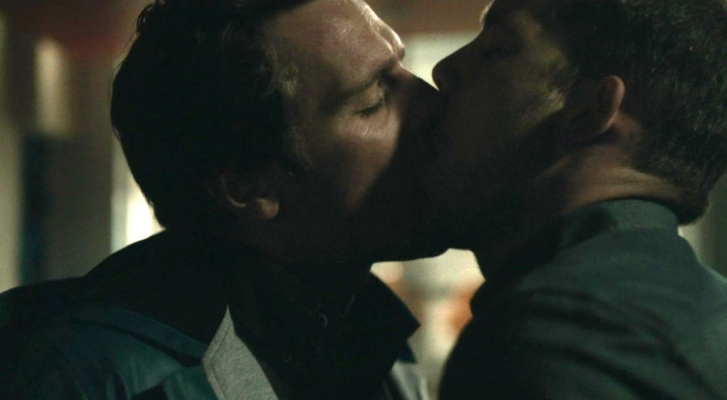 russell tovey jonathan groff gay kiss looking