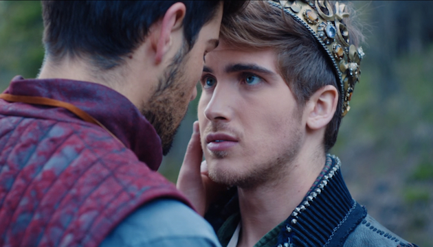 EL POPULAR YOUTUBER JOEY GRACEFFA SALE DEL CLOSET CON UN VIDEO MUSICAL