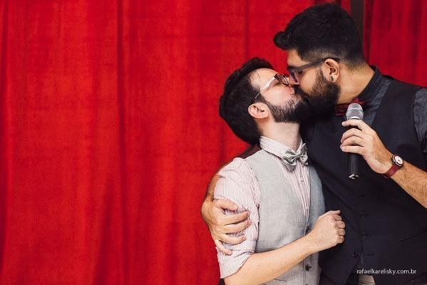 250515 DIFERENCIAS ENTRE SER GAY A LOS 15, 25 y 35.FOTO 17