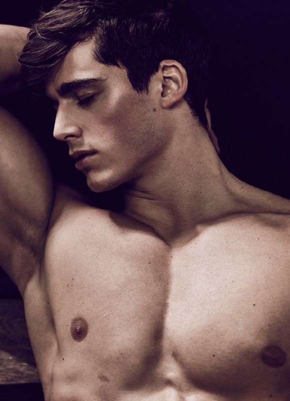 Pietro-Boselli-Male-Obsession-Burbujas-De-Deseo-028-579x800