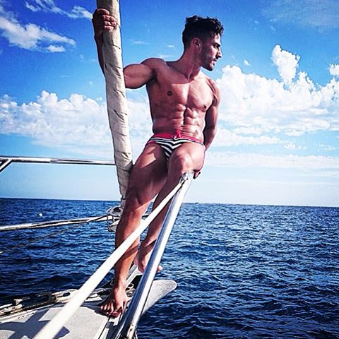 eric_pedrosa_instagram_boat