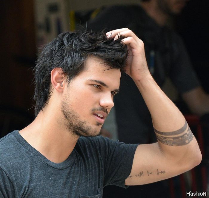 04032016 TAYLOR LAUTNER ENTRÓ AL CLUB DE LOS FOFISANOS foto 3