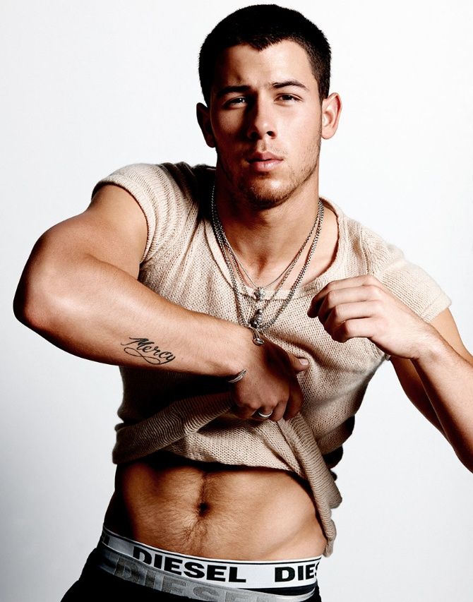 nick-jonas-flaunt4.jpg_73208610