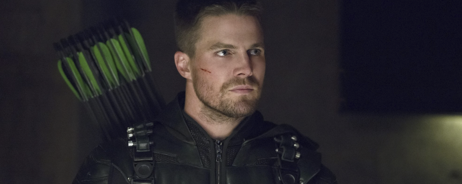 Protagonista de Arrow responde a fans homofóbicos