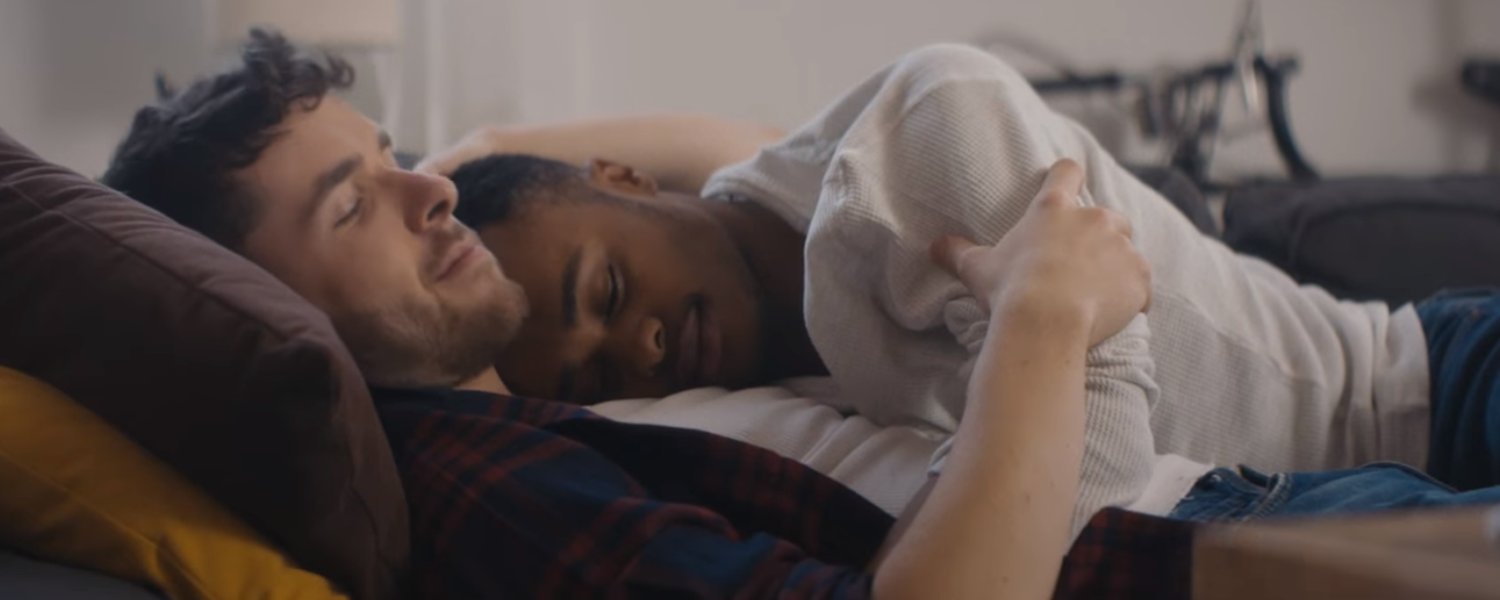 Cantante Donovan Woods ha lanzado video preciosamente gay