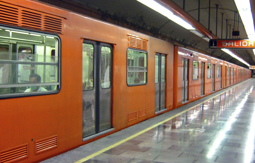 Los secretos hot del último vagón del metro en CDMX